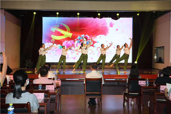 2022-xctzb-003舞蹈表演芳华_副本.jpg