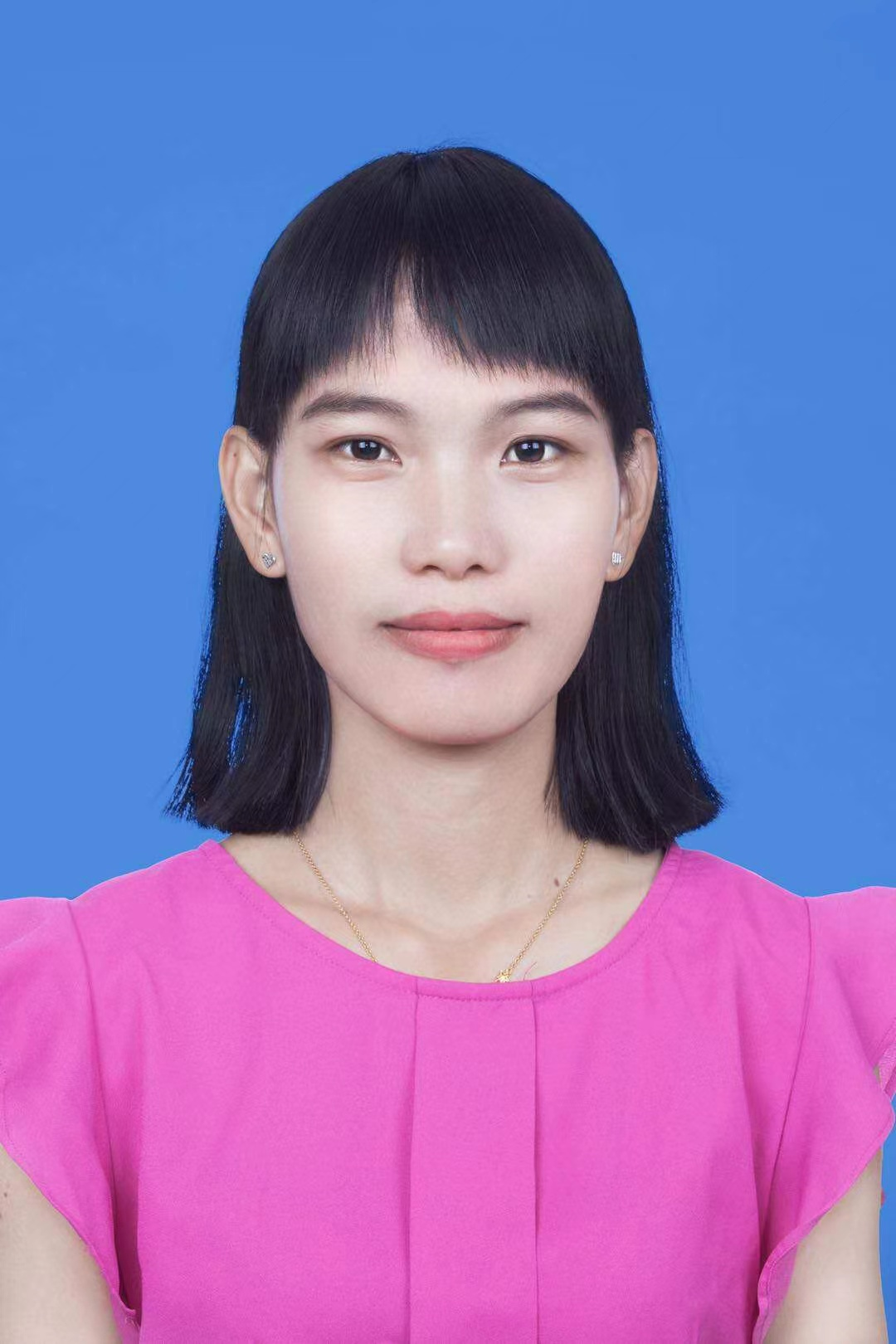 王芳.png